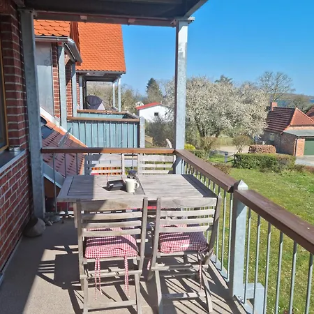 Alice Mit 2 Balkonen Und Meerblick Apartmán *